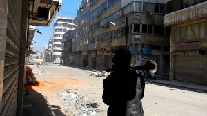 800px-FSA_fighter_prepares_to_shot_RPG