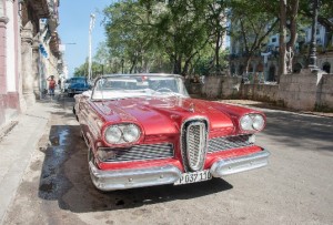 Antique_car,_Havana,_Jan_2014,_image_by_Marjorie_Kaufman