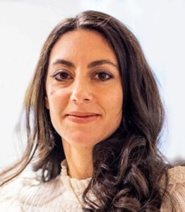Leslie Palti-Guzman headshot